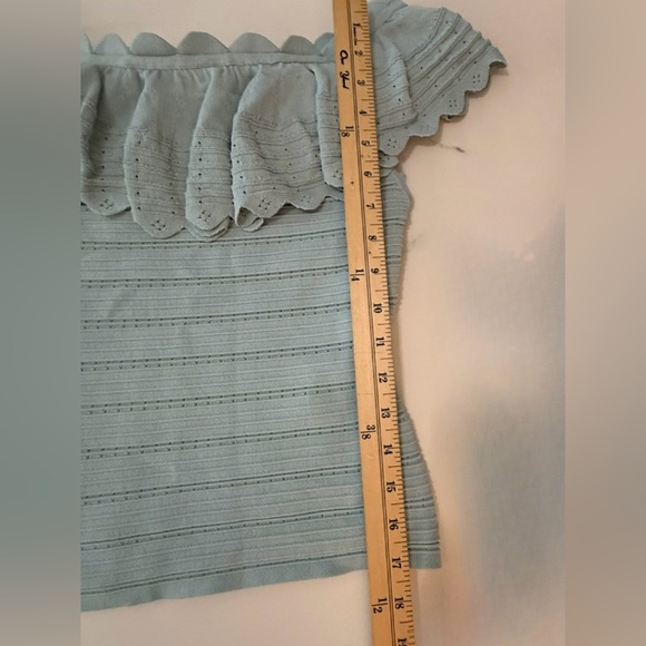 Alice & Olivia Elegant Ruffled Off-Shoulder Top in Light Blue size Small - Picture 6 of 6